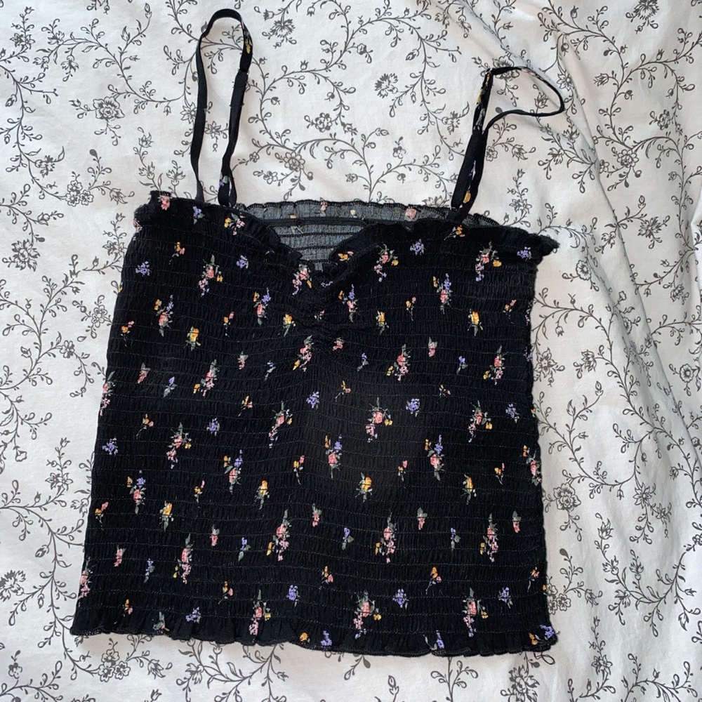 Women’s, ruffled tank top!